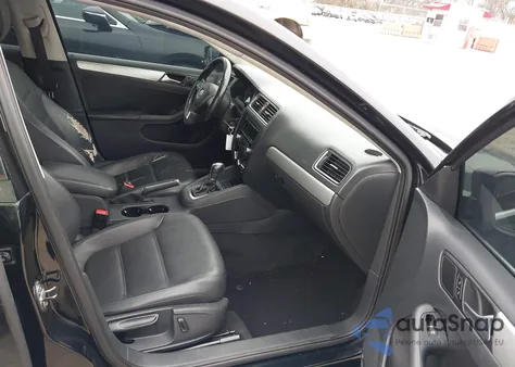 2013 Volkswagen Jetta Se z USA, uszkodzony, nr VIN 3VWDX7AJXDM389131